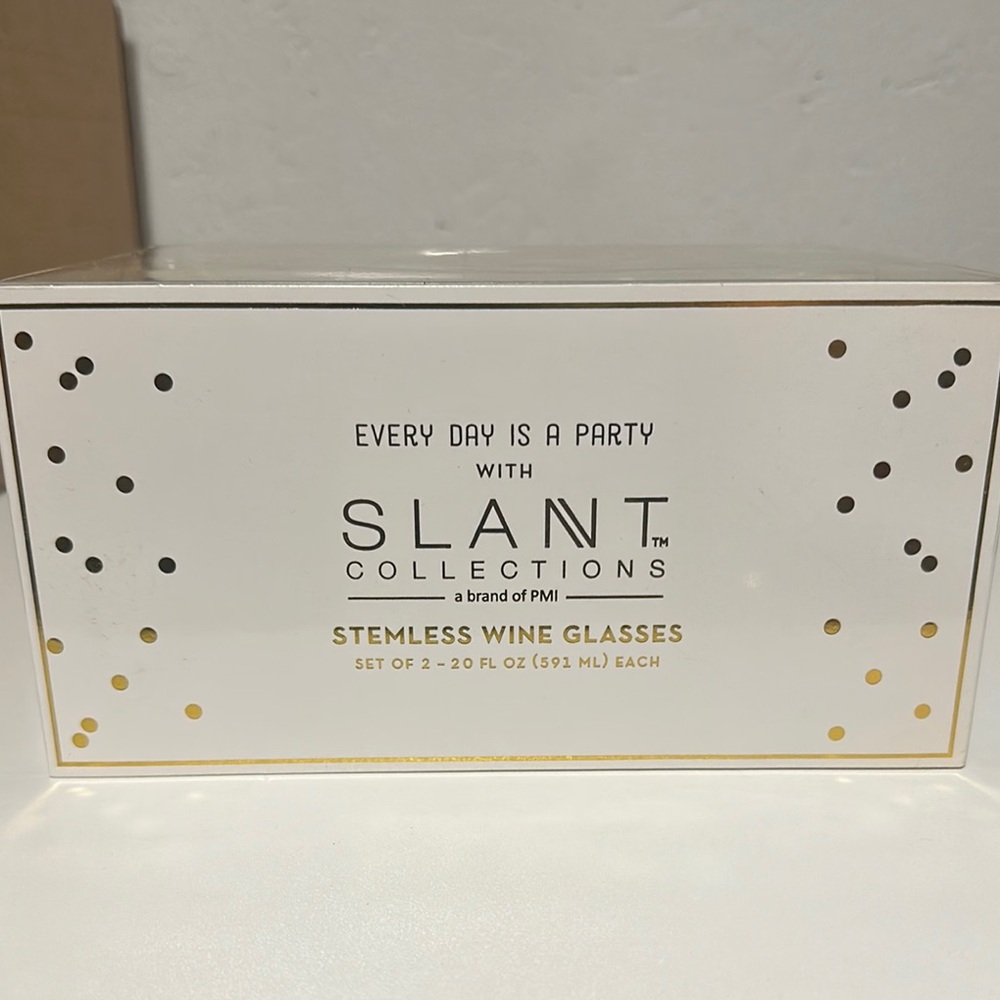 Mr. and Mrs. Gold Stemless Wind Glass Set - Picture 2 of 5